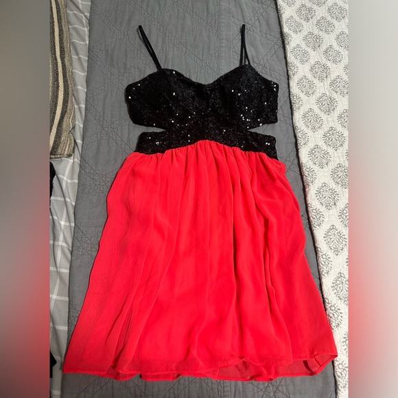 Homecoming dress - Picture 1 of 4